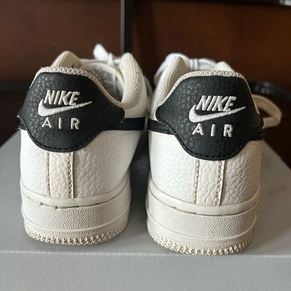 Kids 3.5 Nike Air Force 1 White Sneakers - Picture 6 of 9